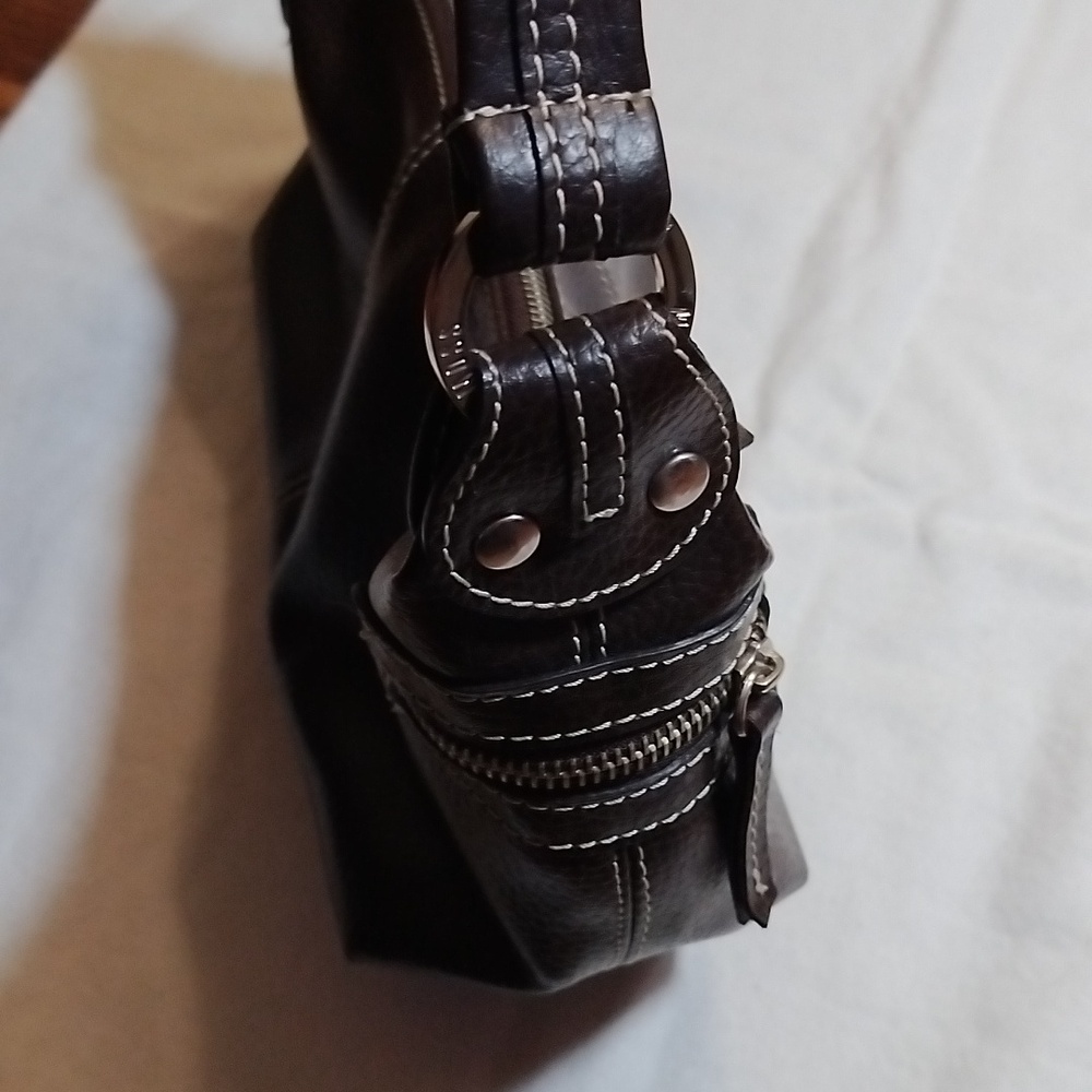 Rich Brown Bag / Purse with Zipper Closure and Elongated Shape - Picture 9 of 9